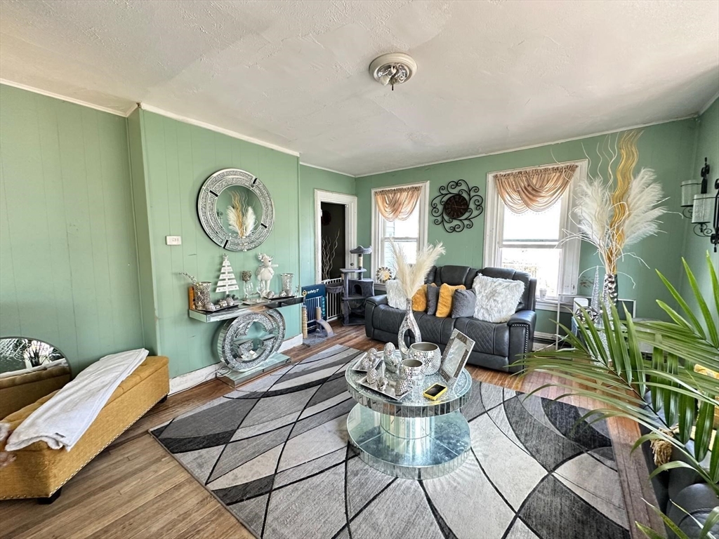 391 Pleasant St