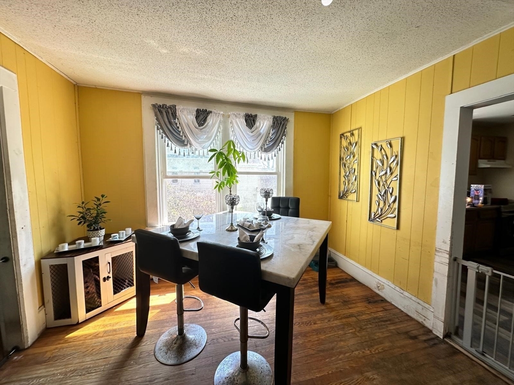 391 Pleasant St