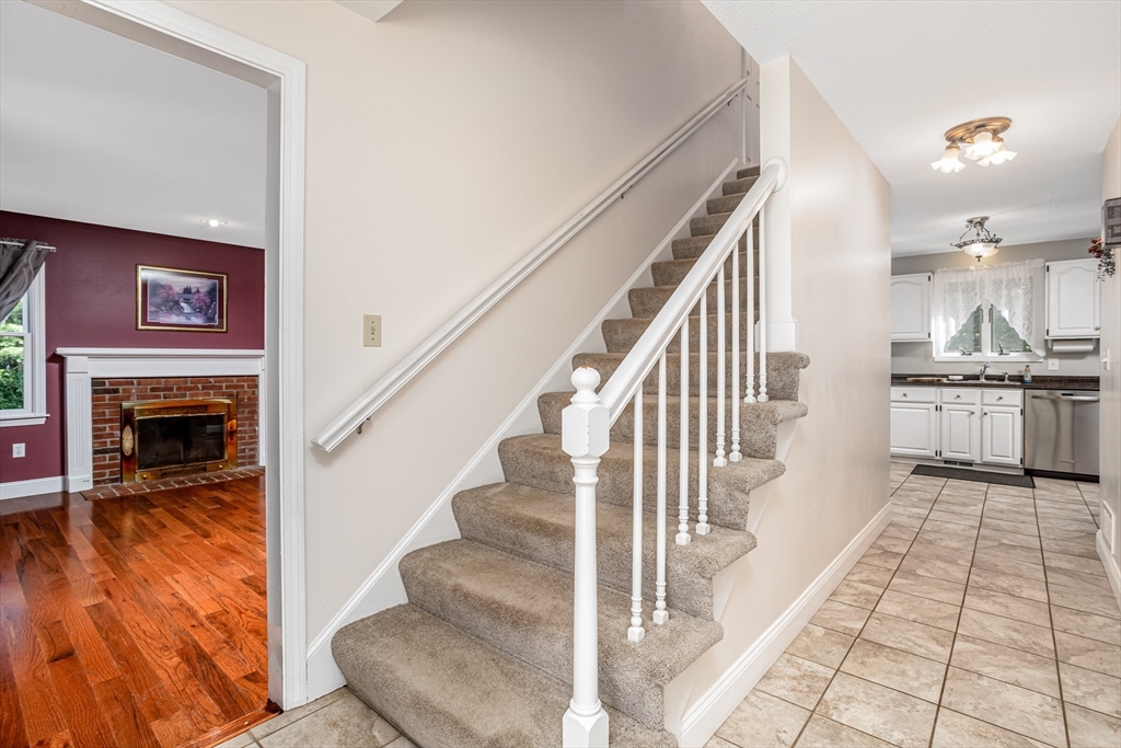 10 Baywoods Drive