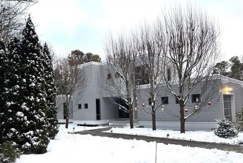 Photo of 37 The Hunt Cir, Mashpee, MA 02649 (MLS # 73460820)