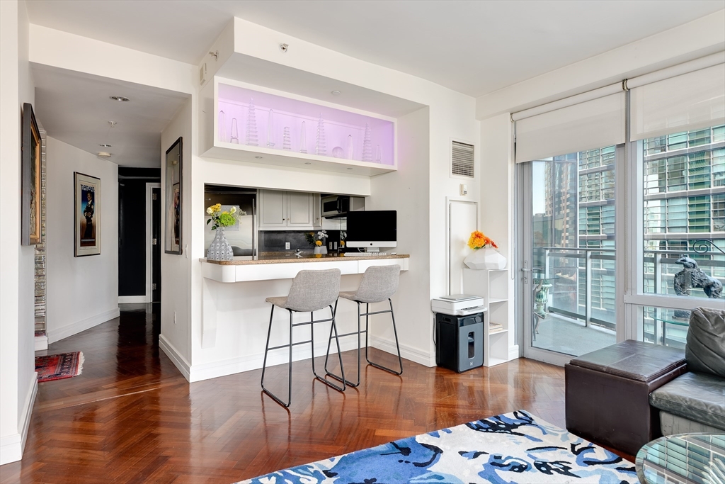 1 Avery St 10D