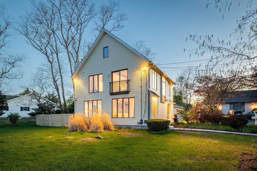 1705 Wampanoag Trl