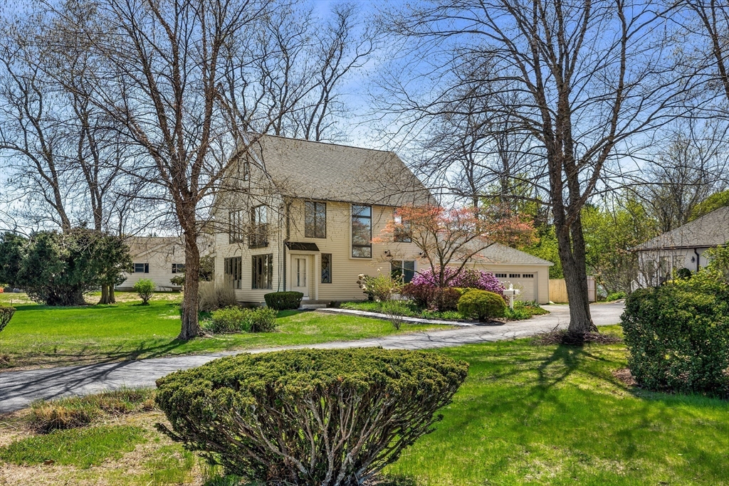 1705 Wampanoag Trl