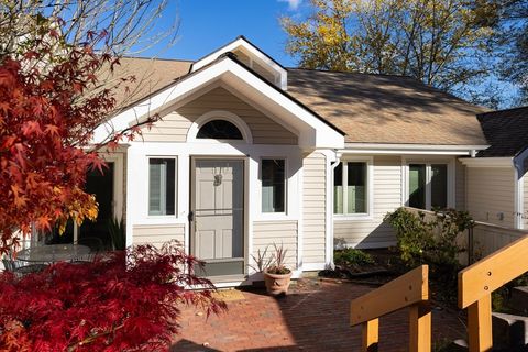 Photo of 67 Algonquin Rd #67, Newton, MA 02467 (MLS # 73451596)