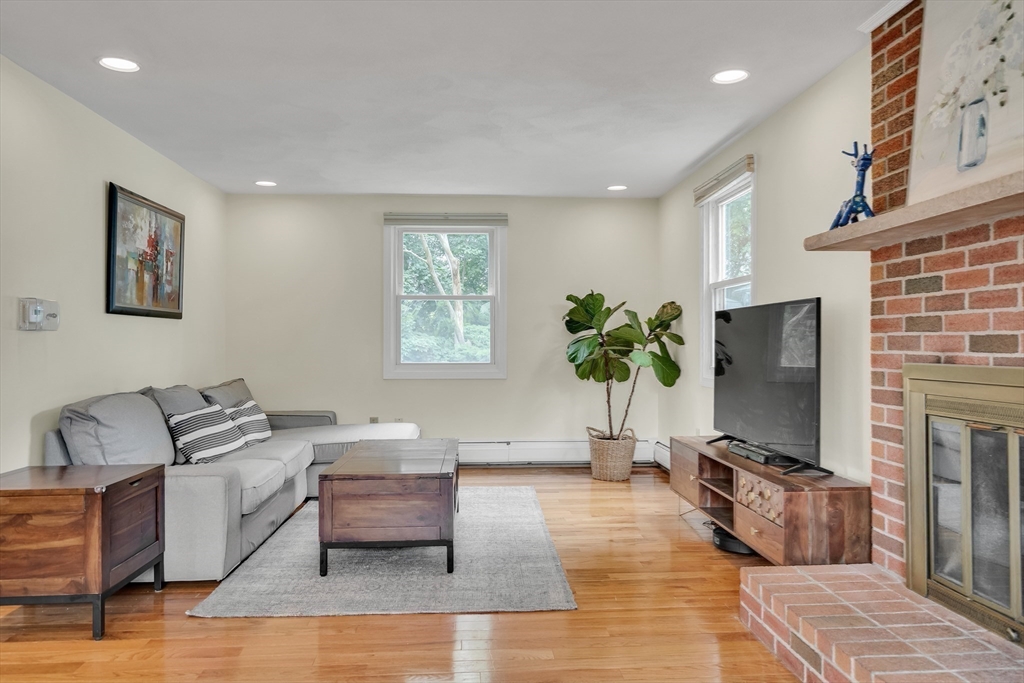 23 Alto Dr