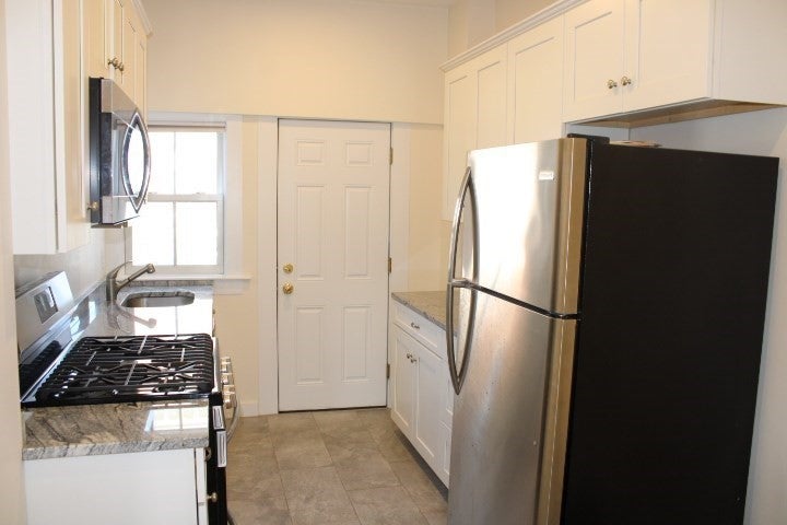 Click for 96 Middle St #2, Gloucester, MA slideshow Click for 96 Middle St #2, Gloucester, MA slideshow