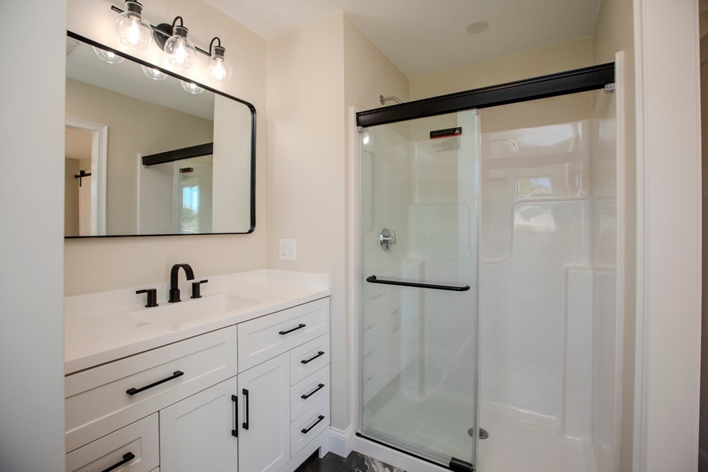 205 Eastview Ave, Somerset, MA Photo #20