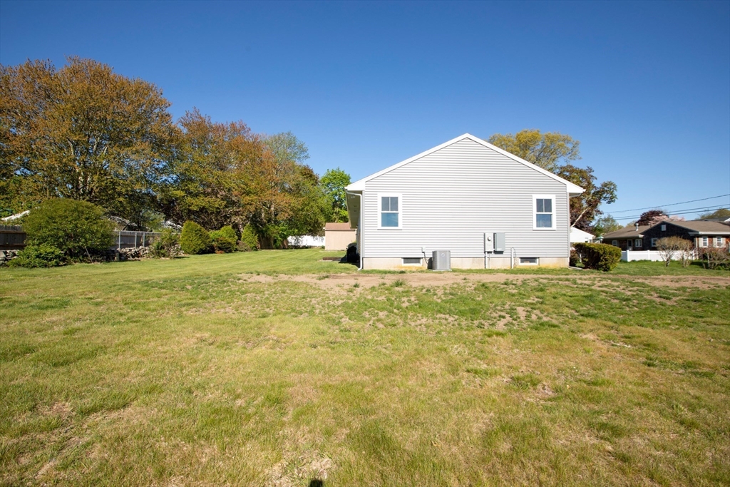 205 Eastview Ave, Somerset, MA Photo #34