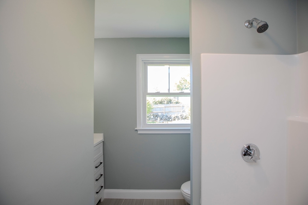 205 Eastview Ave, Somerset, MA Photo #13