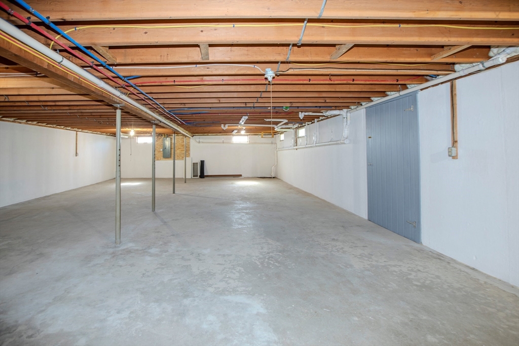 205 Eastview Ave, Somerset, MA Photo #27