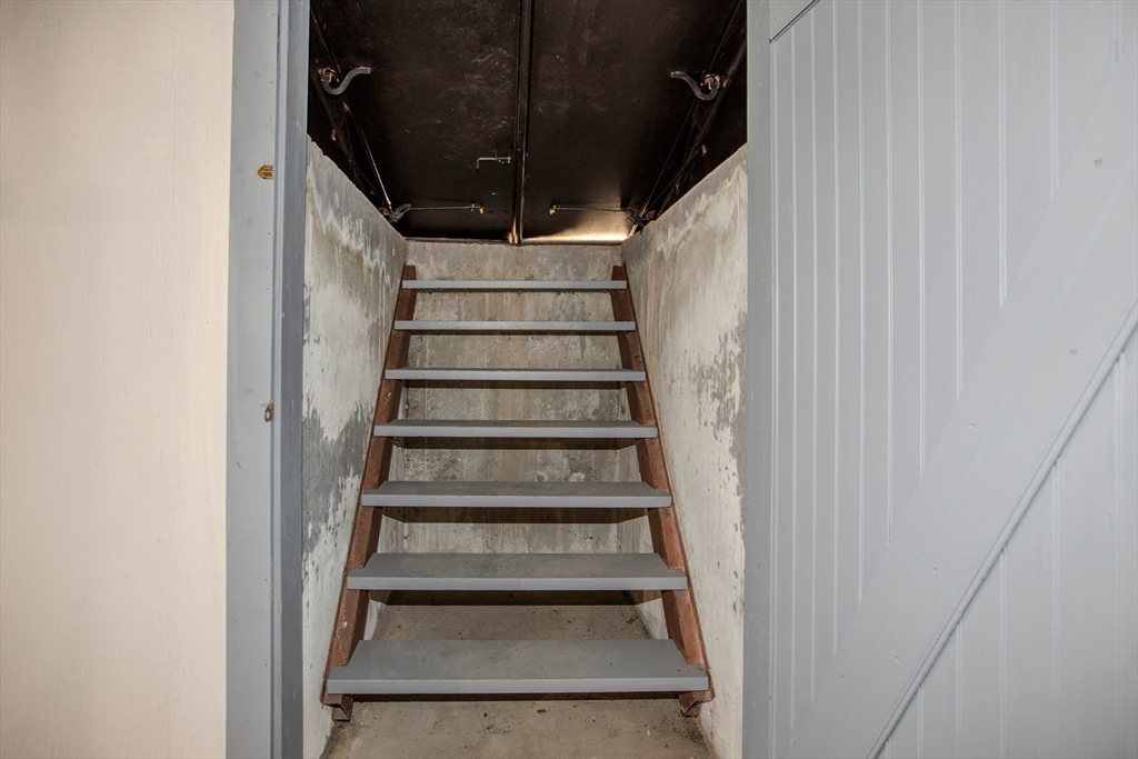 205 Eastview Ave, Somerset, MA Photo #31