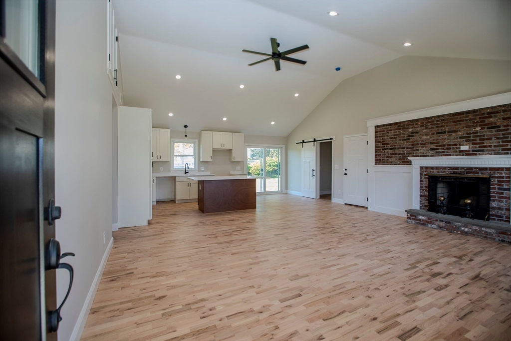 205 Eastview Ave, Somerset, MA Photo #4