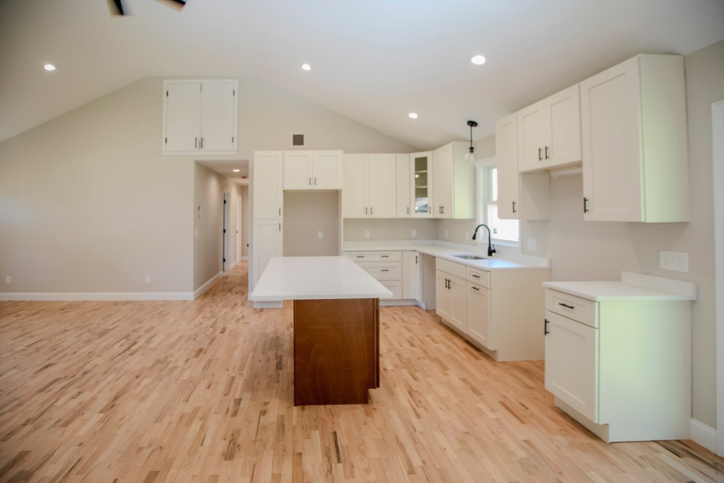 205 Eastview Ave, Somerset, MA Photo #8