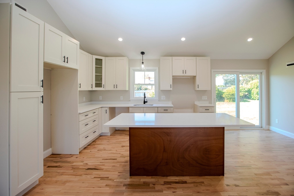 205 Eastview Ave, Somerset, MA Photo #7