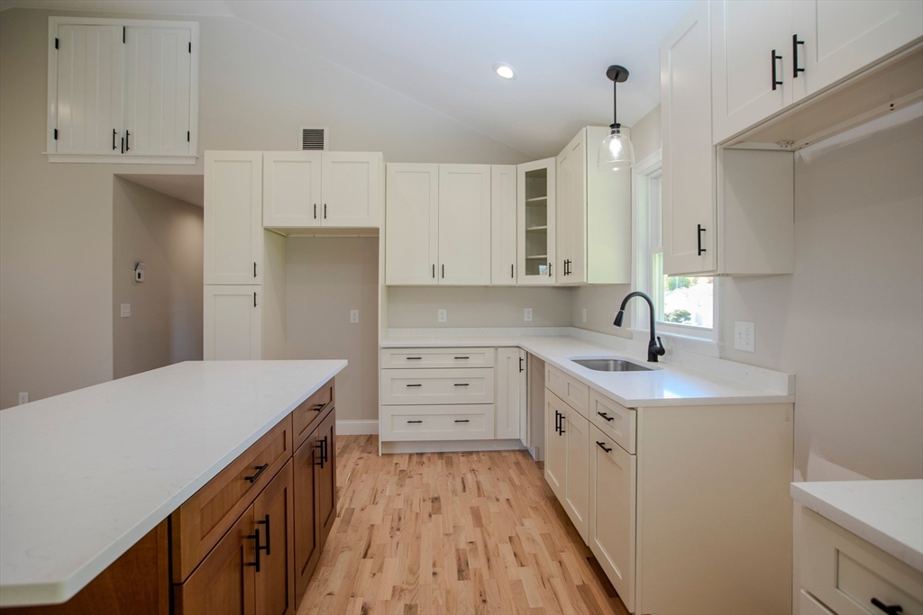 205 Eastview Ave, Somerset, MA Photo #9