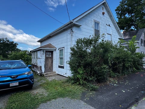 Photo of 21 Dryden St, Worcester, MA 01605 (MLS # 73552071)