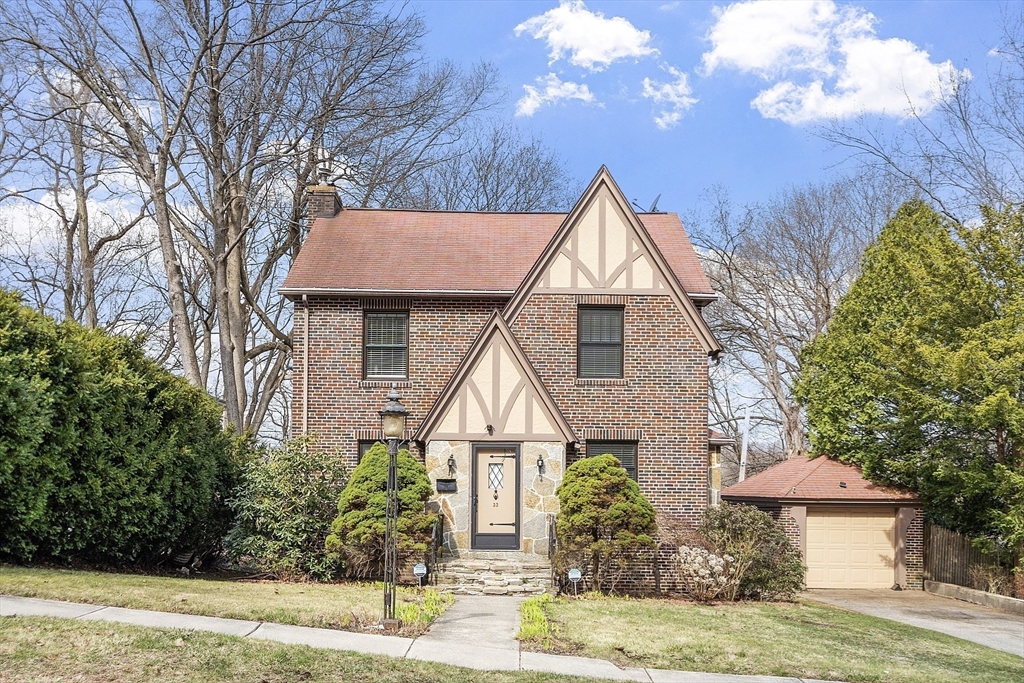 33 Beechmont St
