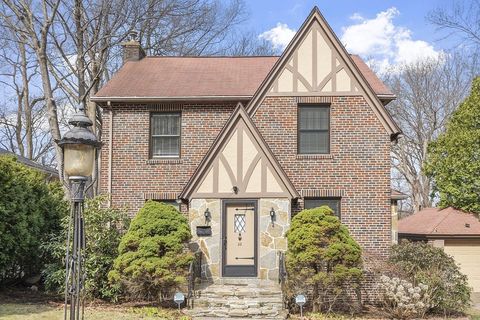 33 Beechmont St Worcester MA 01609