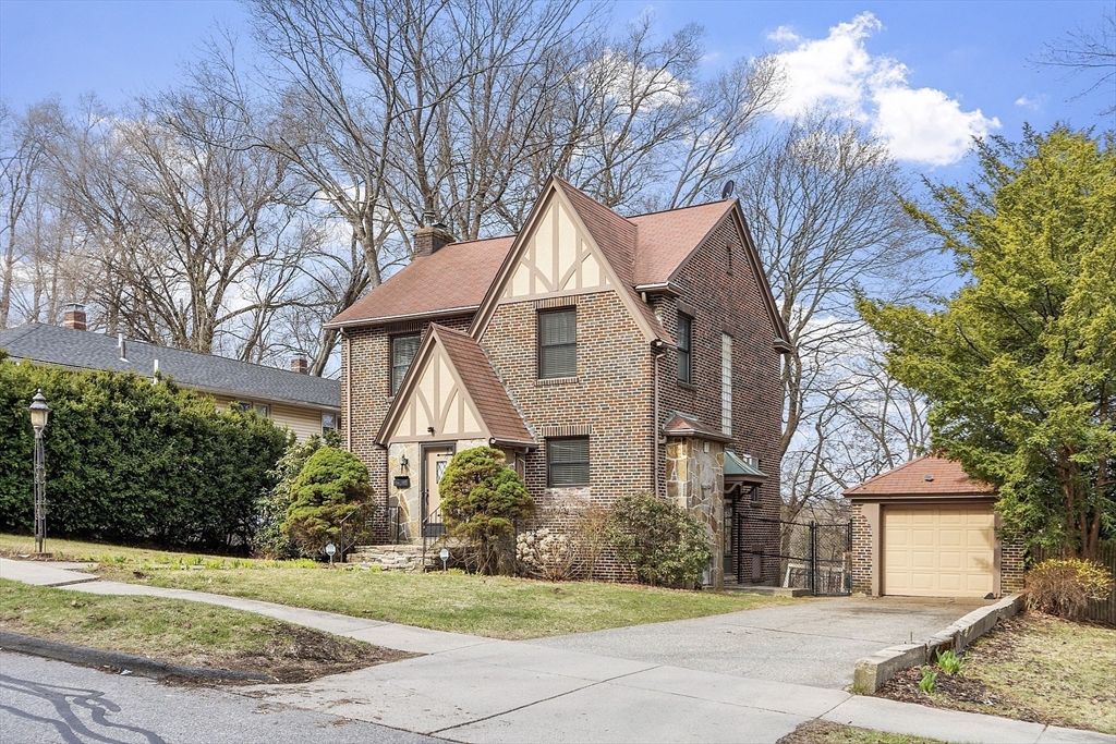 33 Beechmont St