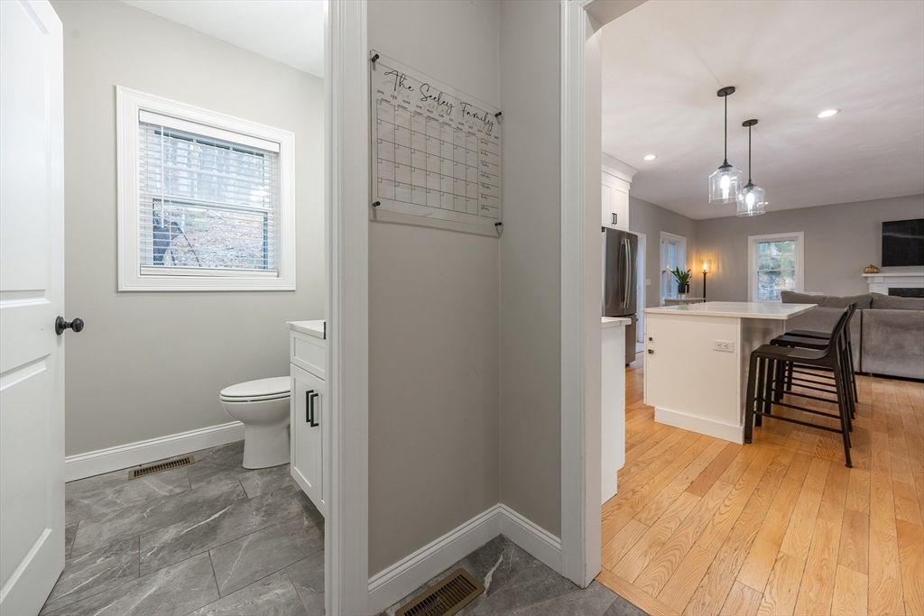 Medway, Massachusetts 02053, United States, 3 Bedrooms Bedrooms, ,3 BathroomsBathrooms,Residential,Active,244707