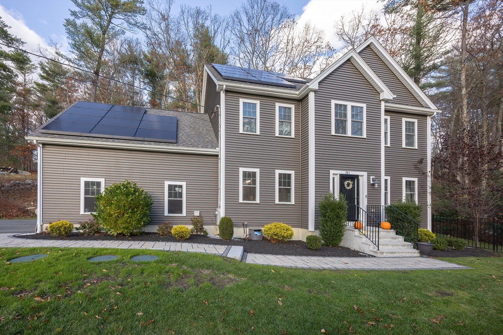 Medway, Massachusetts 02053, United States, 3 Bedrooms Bedrooms, ,3 BathroomsBathrooms,Residential,Active,244707