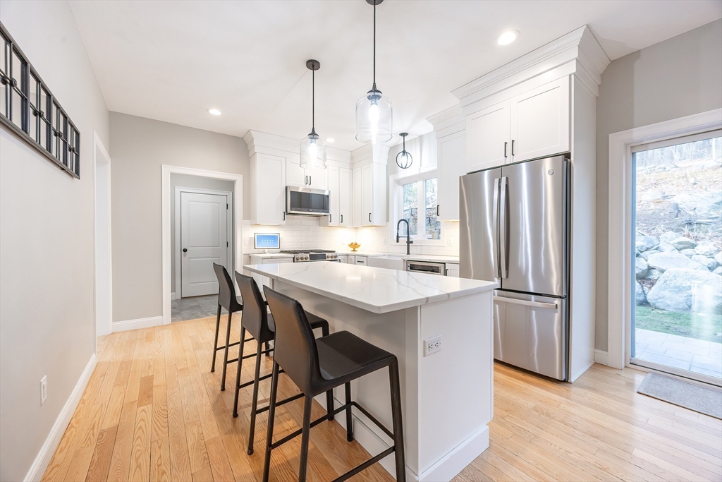 Medway, Massachusetts 02053, United States, 3 Bedrooms Bedrooms, ,3 BathroomsBathrooms,Residential,Active,244707