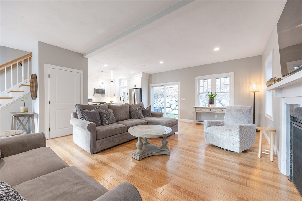 Medway, Massachusetts 02053, United States, 3 Bedrooms Bedrooms, ,3 BathroomsBathrooms,Residential,Active,244707