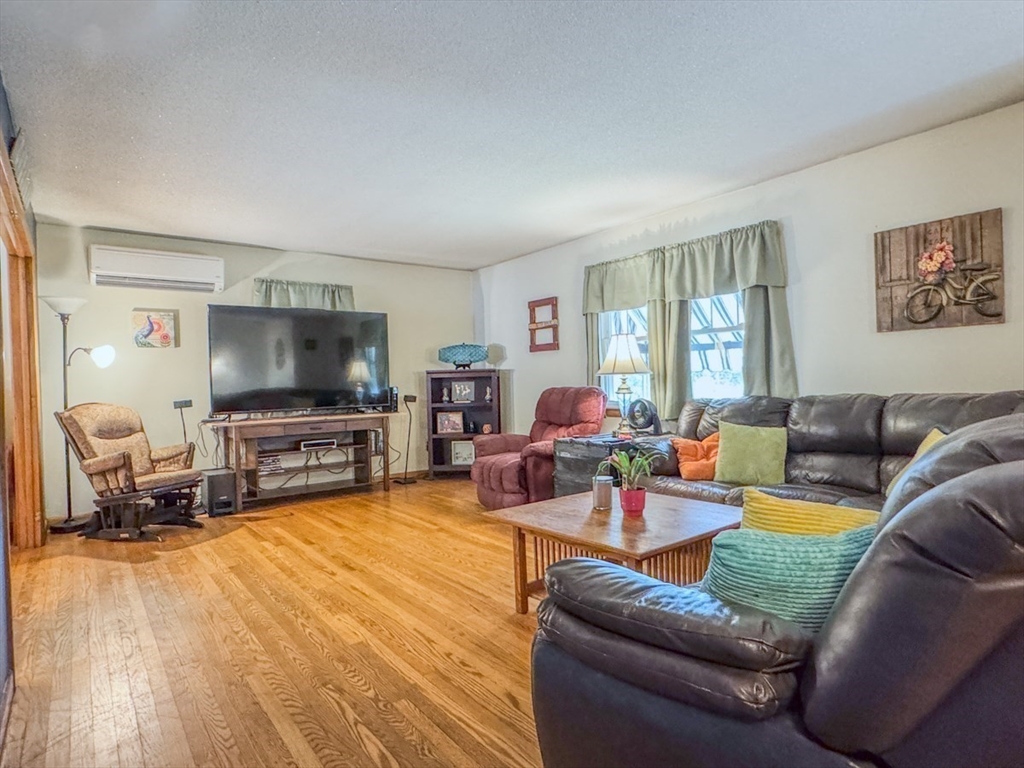 43 Hillside Road