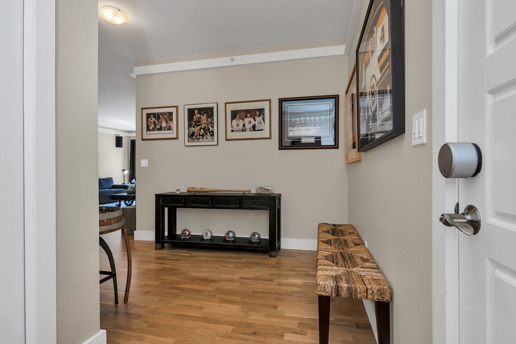 54 Loomis St 1201