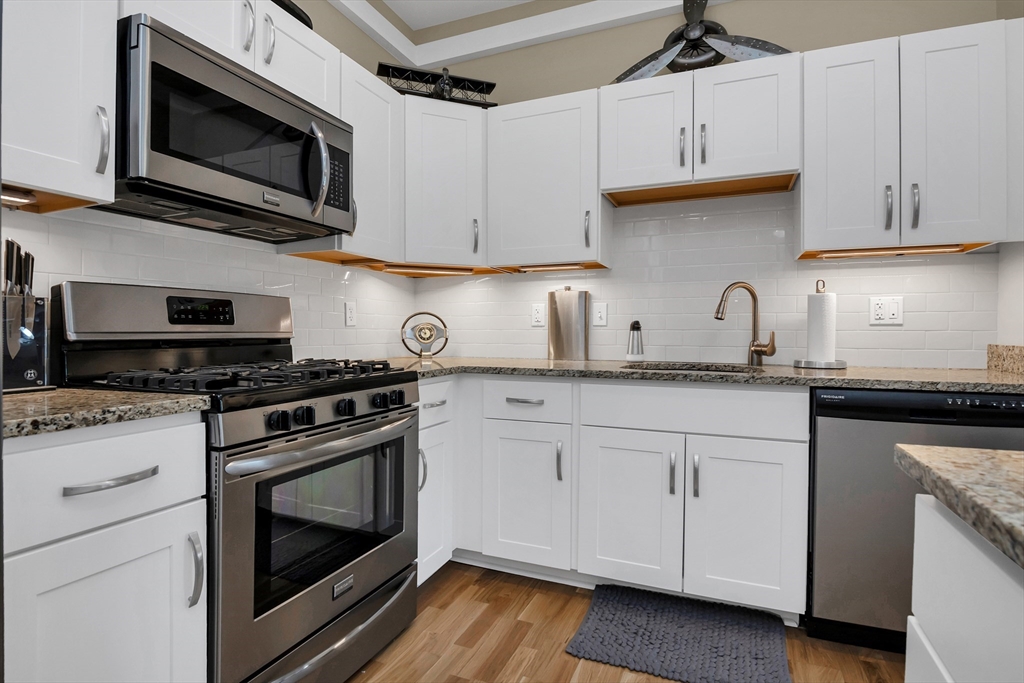 54 Loomis St 1201