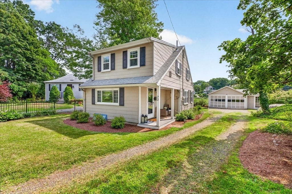 Photo of 72 Bonnie Brier Cir, Hingham, MA
