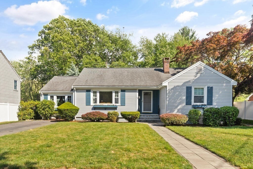 38 Bartons Ln