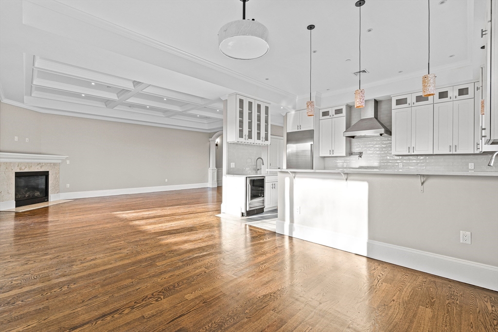 846 Main Street III