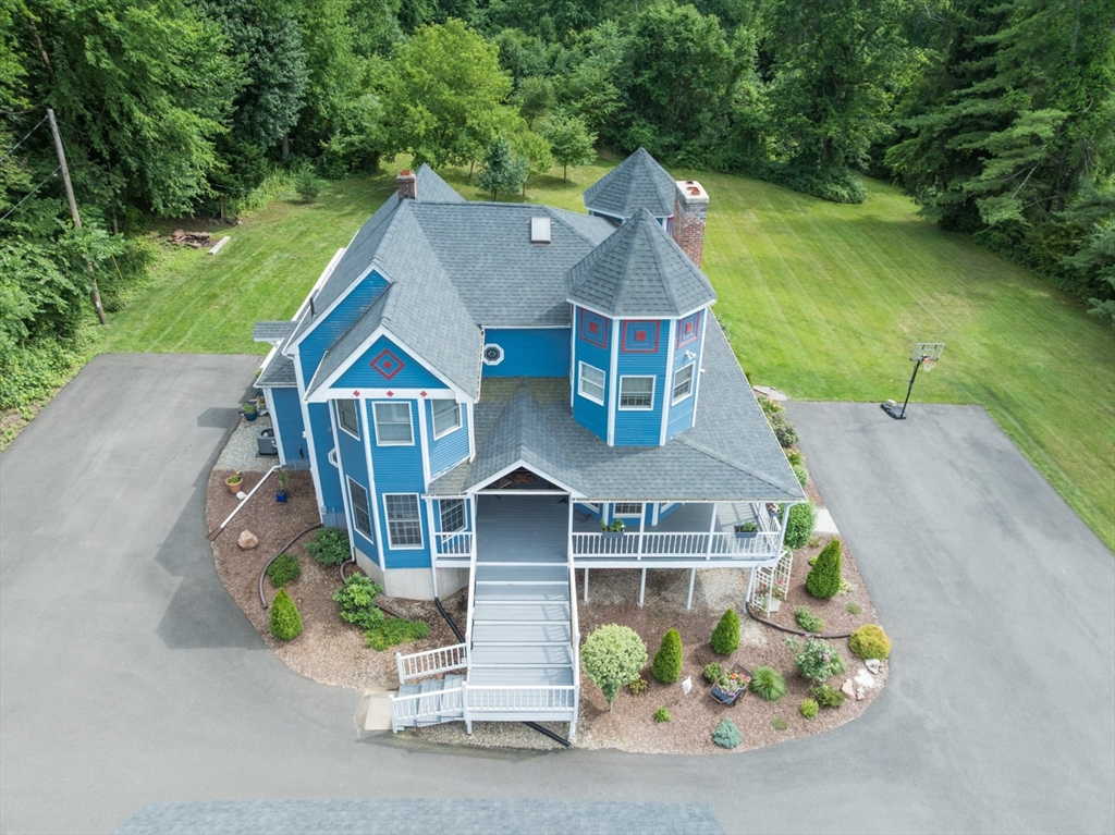 41 Carvill Ave