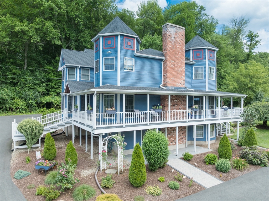 41 Carvill Ave