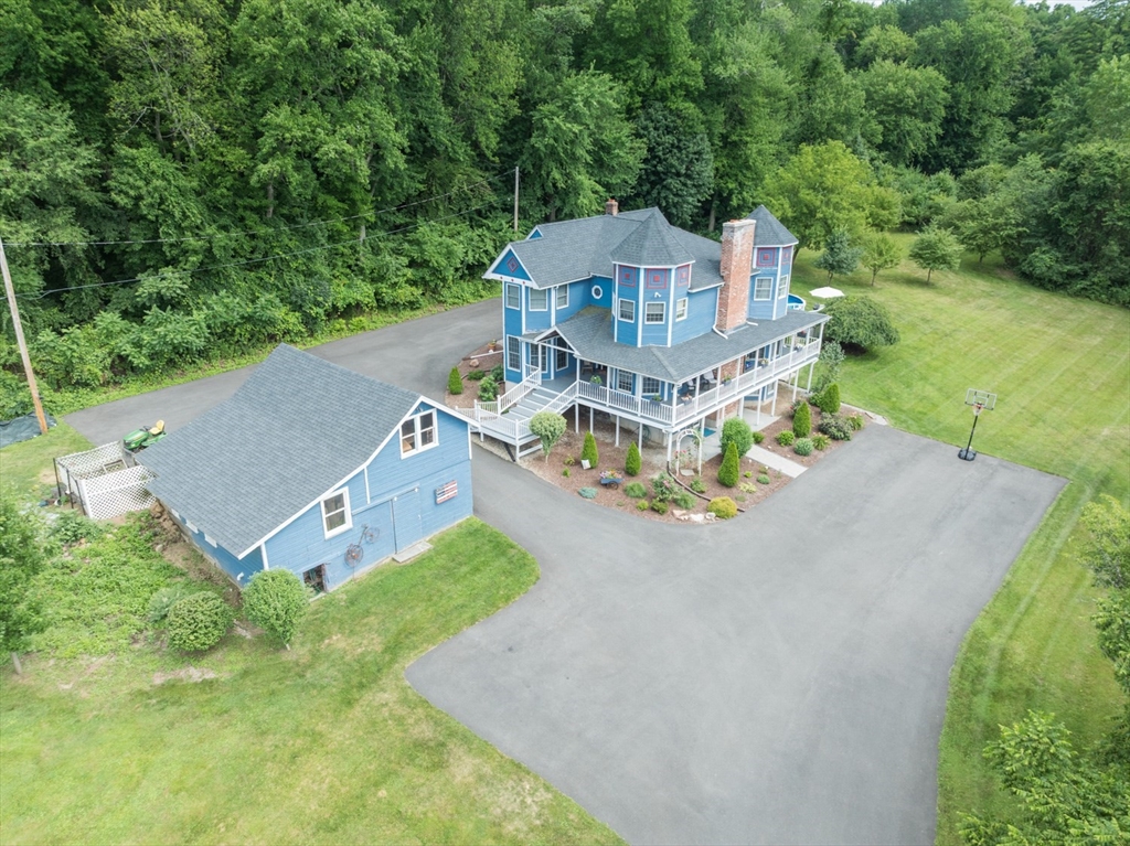 41 Carvill Ave