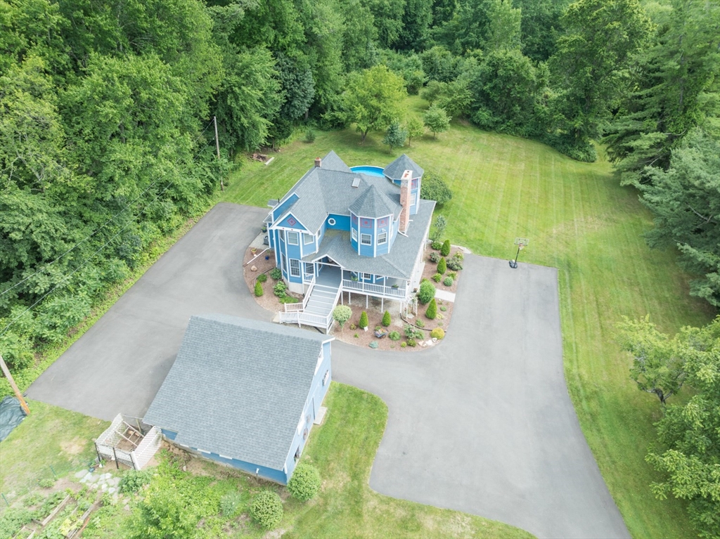 41 Carvill Ave