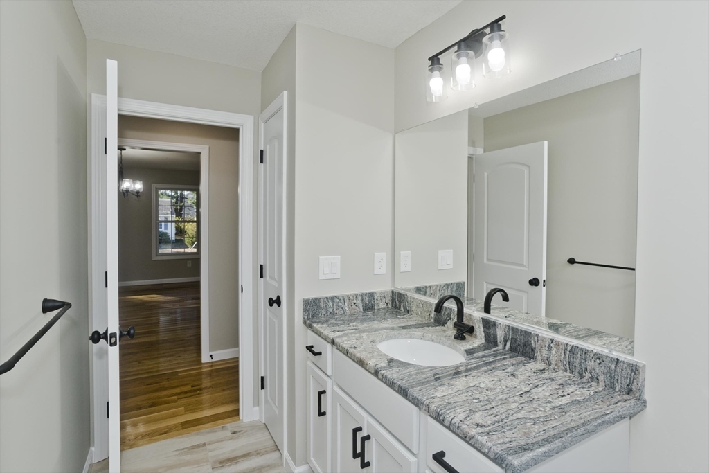 Ludlow, Massachusetts 01056, United States, 4 Bedrooms Bedrooms, ,3 BathroomsBathrooms,Residential,Active,240158