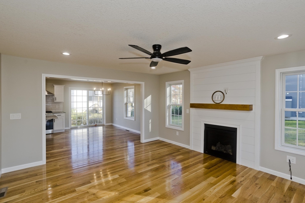 Ludlow, Massachusetts 01056, United States, 4 Bedrooms Bedrooms, ,3 BathroomsBathrooms,Residential,Active,240158