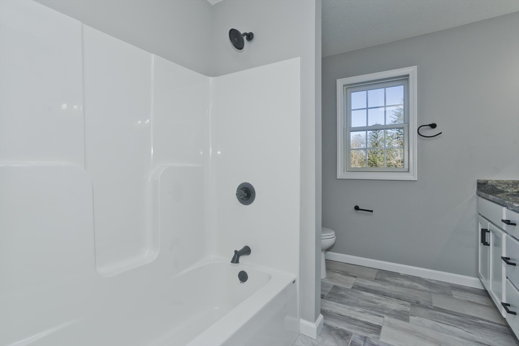 Ludlow, Massachusetts 01056, United States, 4 Bedrooms Bedrooms, ,3 BathroomsBathrooms,Residential,Active,240158