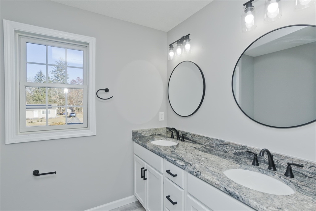 Ludlow, Massachusetts 01056, United States, 4 Bedrooms Bedrooms, ,3 BathroomsBathrooms,Residential,Active,240158