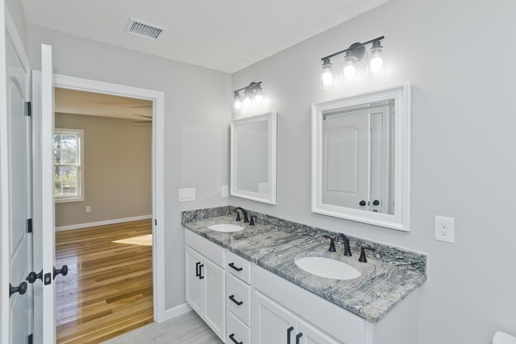 Ludlow, Massachusetts 01056, United States, 4 Bedrooms Bedrooms, ,3 BathroomsBathrooms,Residential,Active,240158