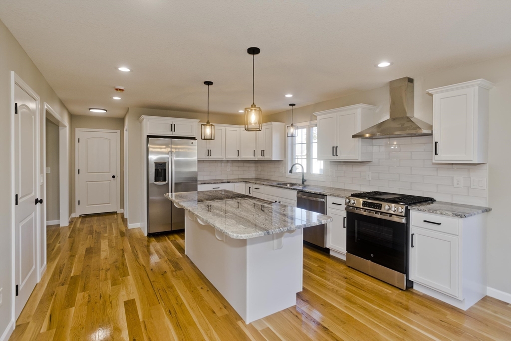 Ludlow, Massachusetts 01056, United States, 4 Bedrooms Bedrooms, ,3 BathroomsBathrooms,Residential,Active,240158