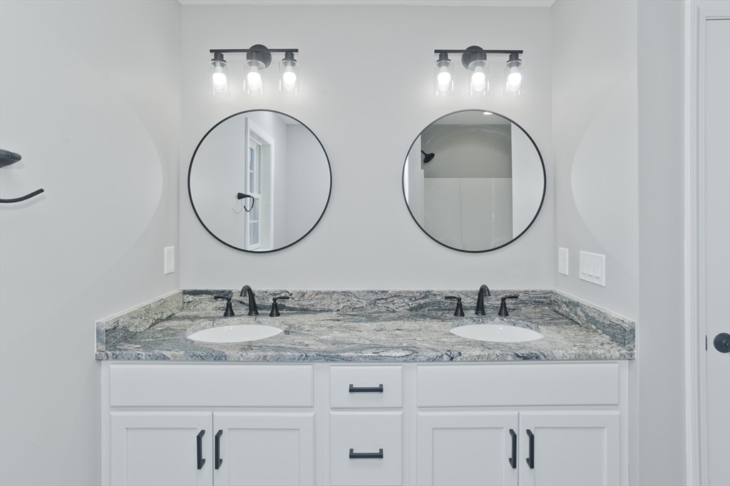 Ludlow, Massachusetts 01056, United States, 4 Bedrooms Bedrooms, ,3 BathroomsBathrooms,Residential,Active,240158