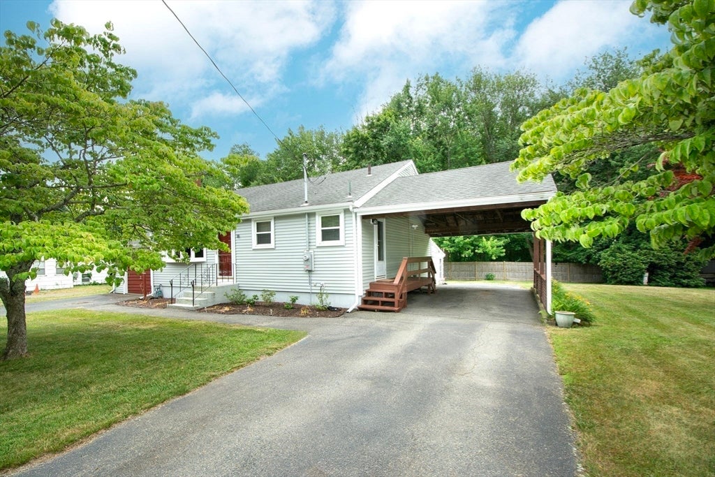 18 Oakwood Dr