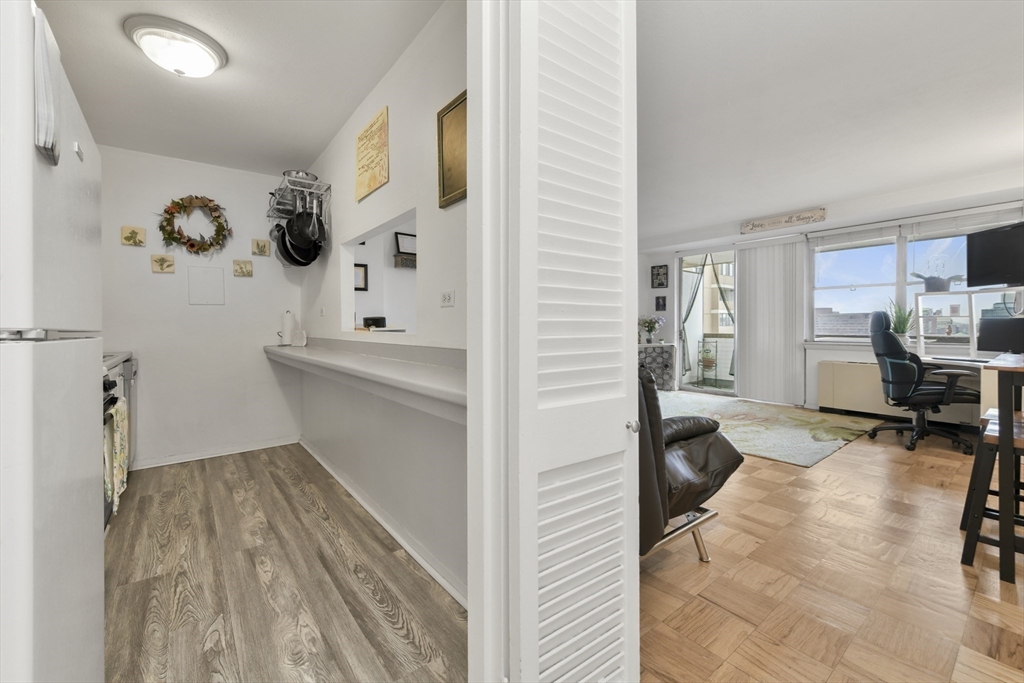 6 Whittier Pl 8P