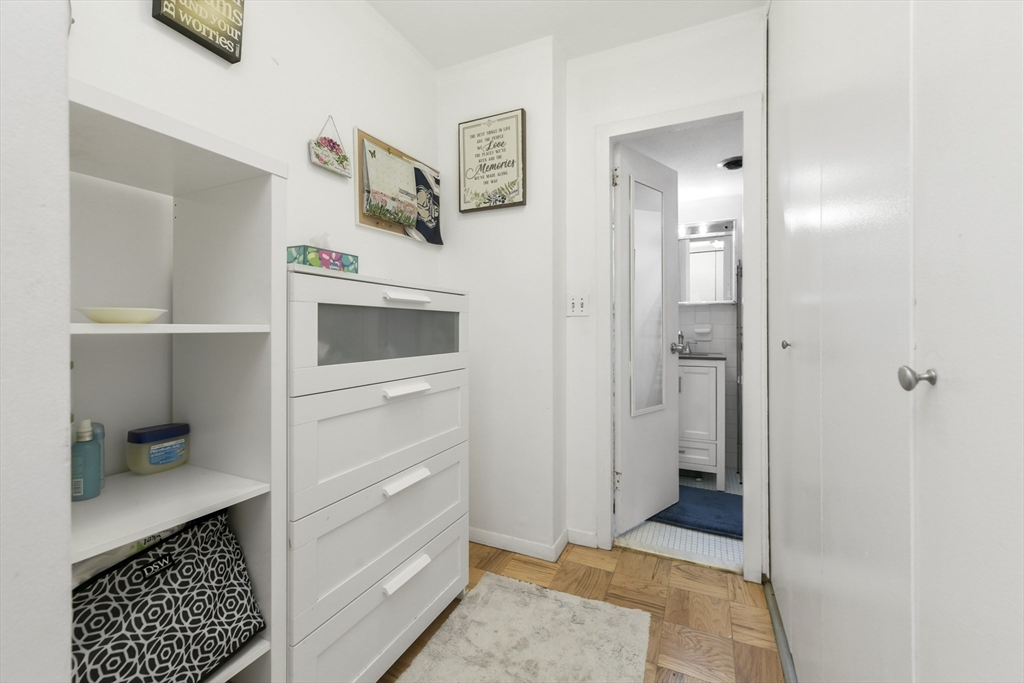 6 Whittier Pl 8P