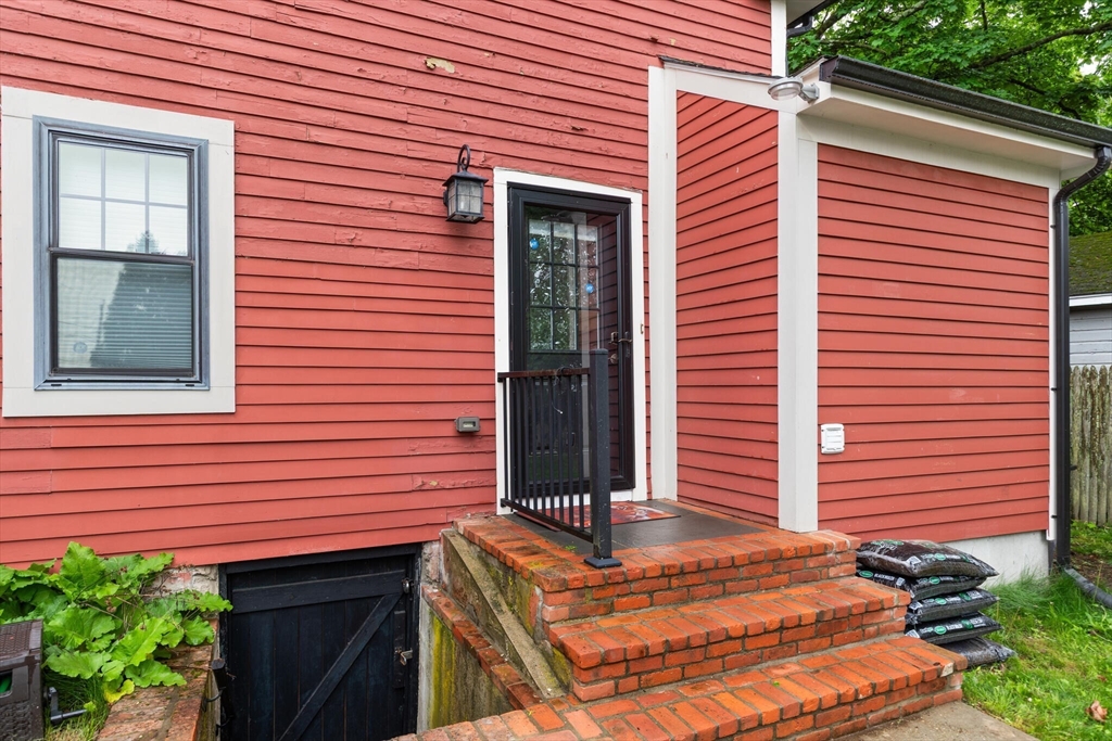 99 Lincoln St