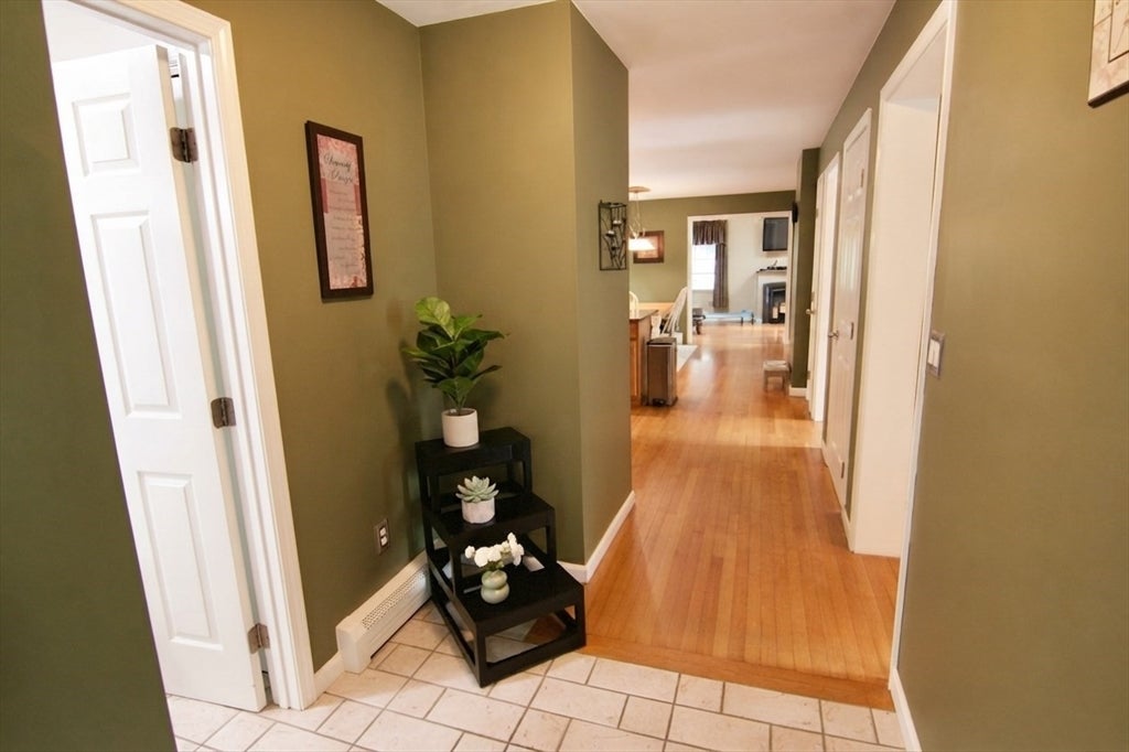 9 Zamora St, Saugus, MA Photo #21