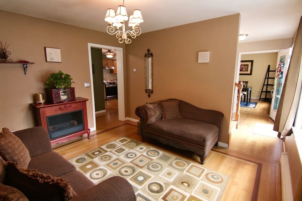 9 Zamora St, Saugus, MA Photo #20